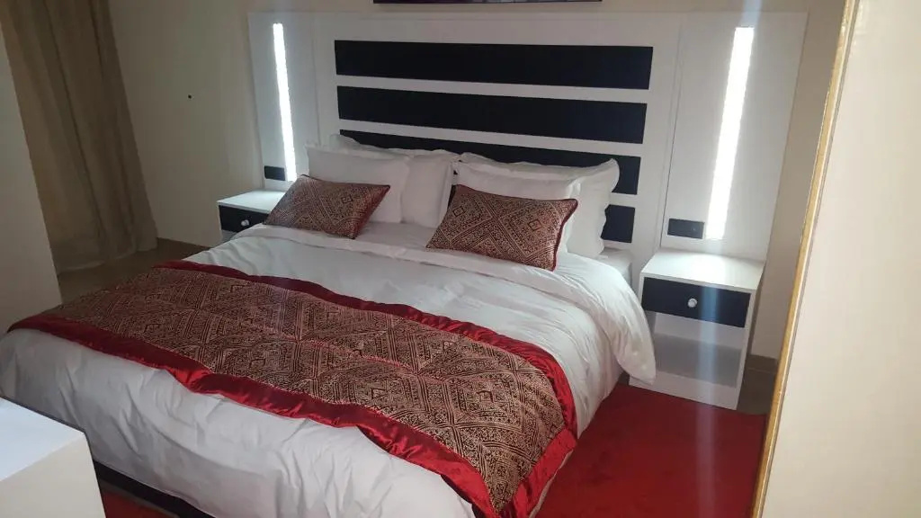Double room (full double bed)