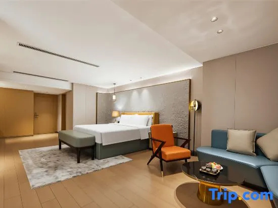 Standard room with city view