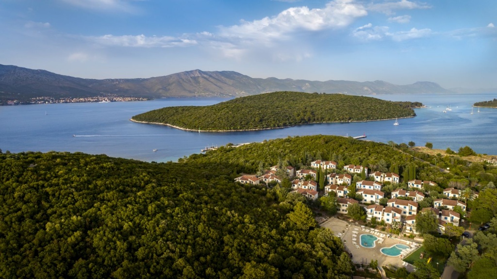 Beach & Waterfront
