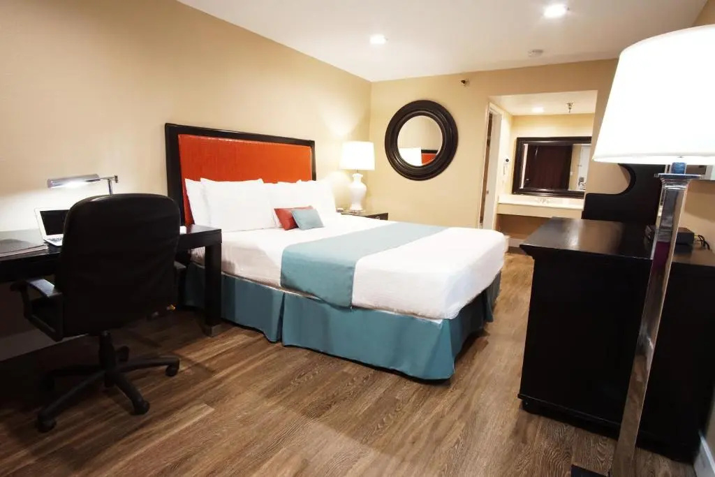 Double room (full double bed)
