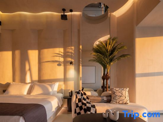 Standard Double room with river view (full double bed)