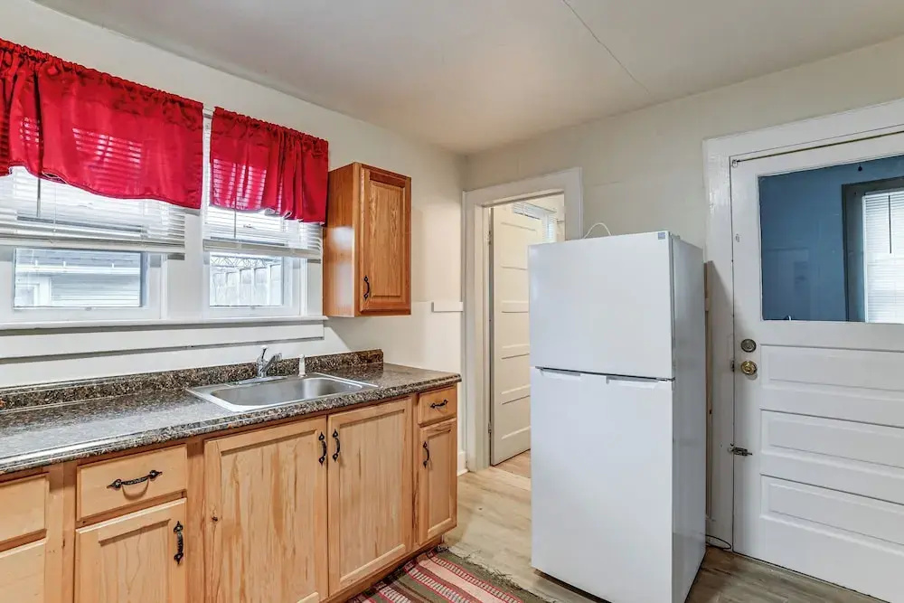 Work & Study: Binghamton Apt 2 Mi to Downtown
