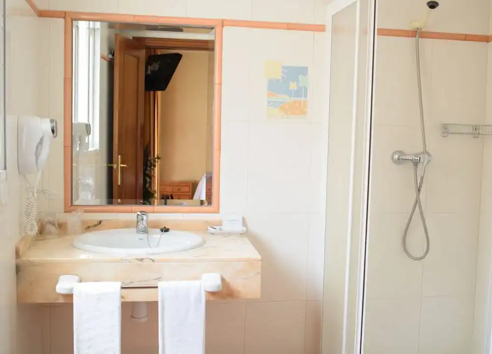 Superior Double room with city view (full double bed)