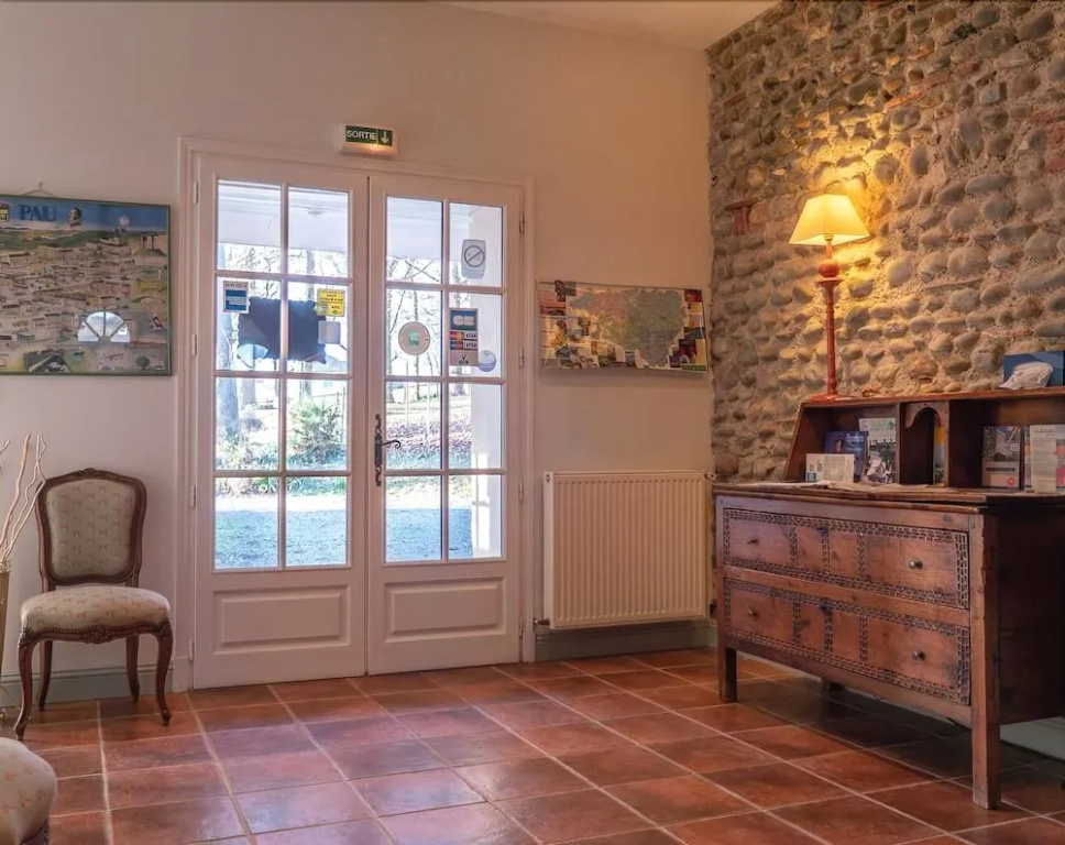 Lobby & Reception