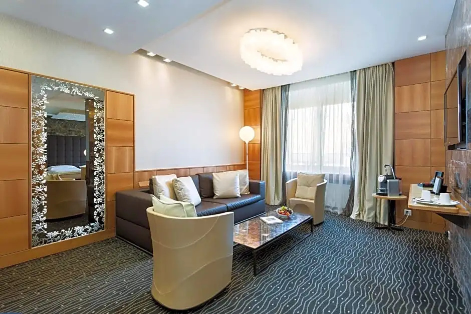 Double Junior Suite (full double bed)