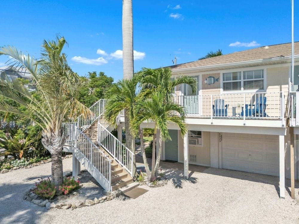 Nautical Nest 2 Bedroom Home