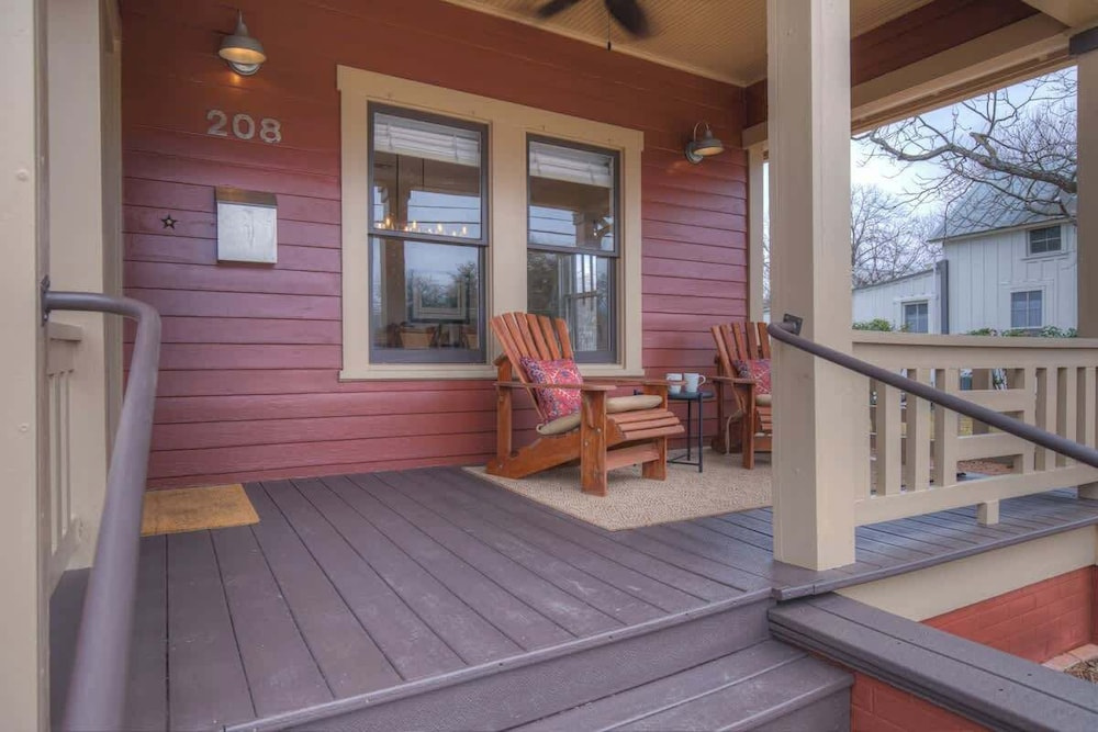 Charming Craftsman Home!-2 Blks From Main St!
