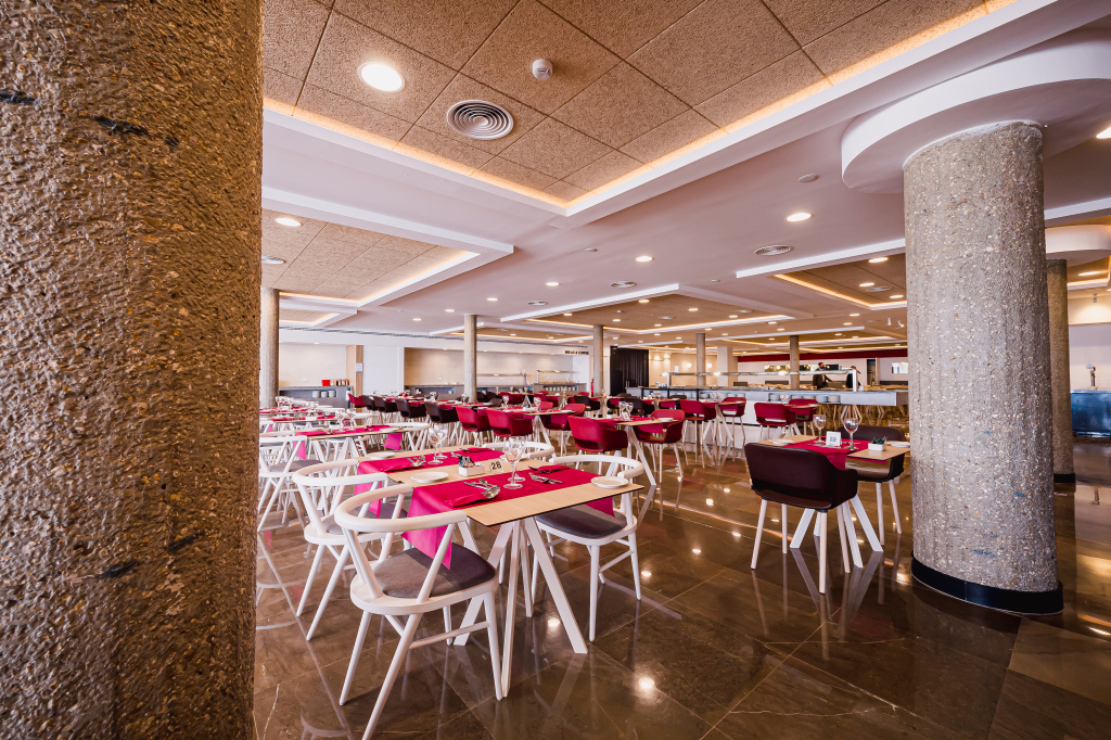 Hotel Cimbel by null