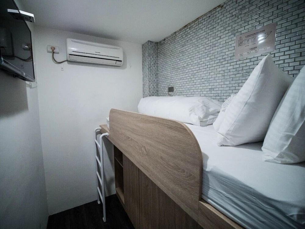 Economy room