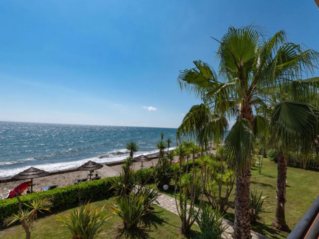Beach & Waterfront