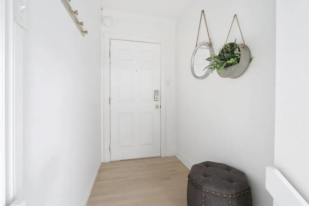 3 Bedrooms Apartment