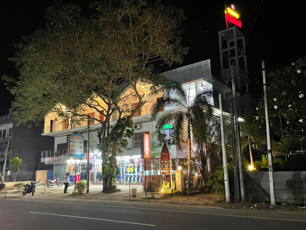 Thisha Hotel