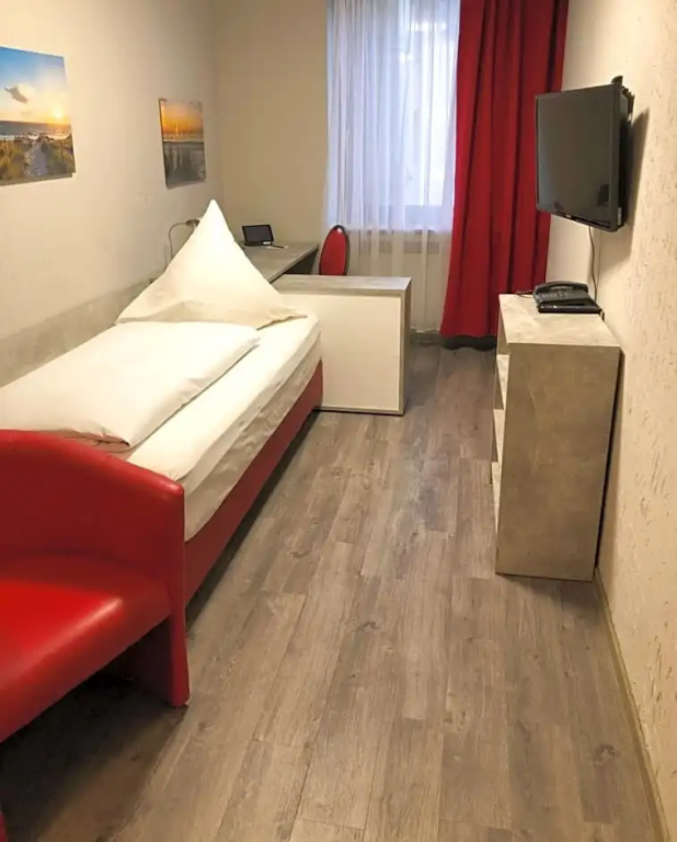 Economy room