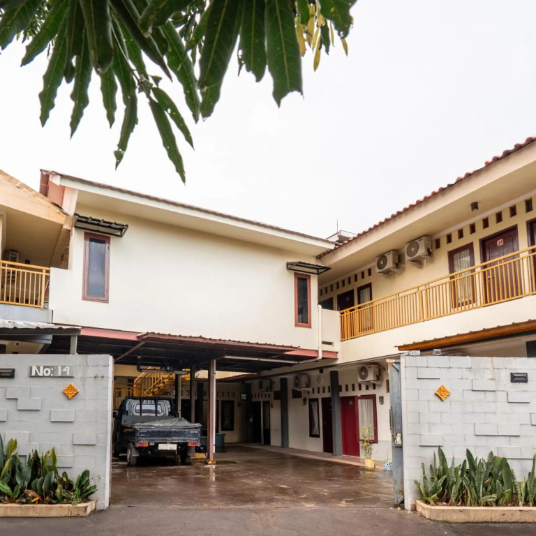 Rehat at Wahidin Guest House in Cirebon