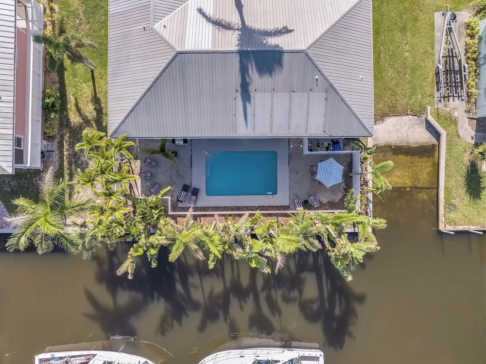 Bokeelia Island Oasis: Waterfront, Private Dock!