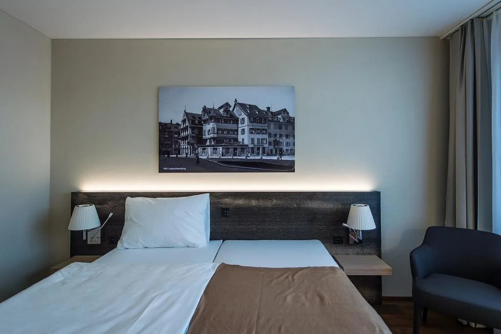 Hotel one66 (free parking garage) - Général