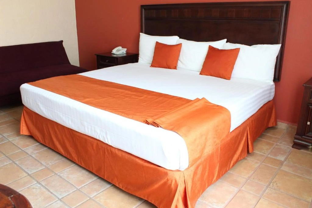 Deluxe Double room (full double bed)