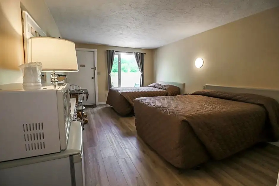 Deluxe Double room (full double bed)