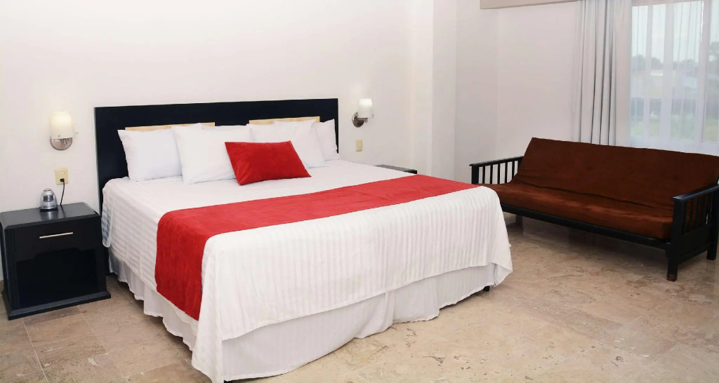 Standard Double room (full double bed)