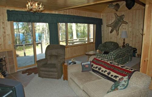 Taylor Lake Point 3 Bedrooms 3 Bathrooms Condo