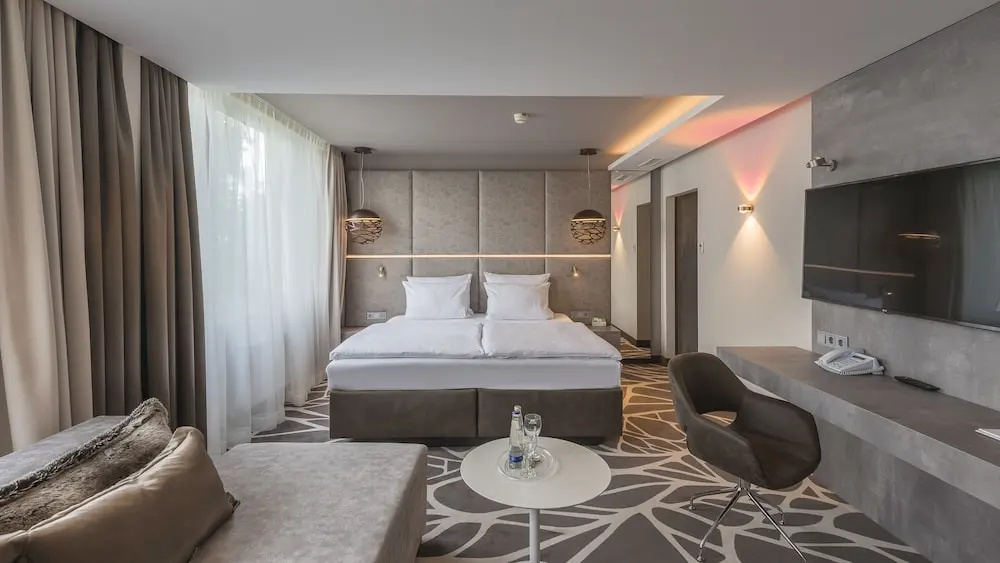 Premium Double room (full double bed)