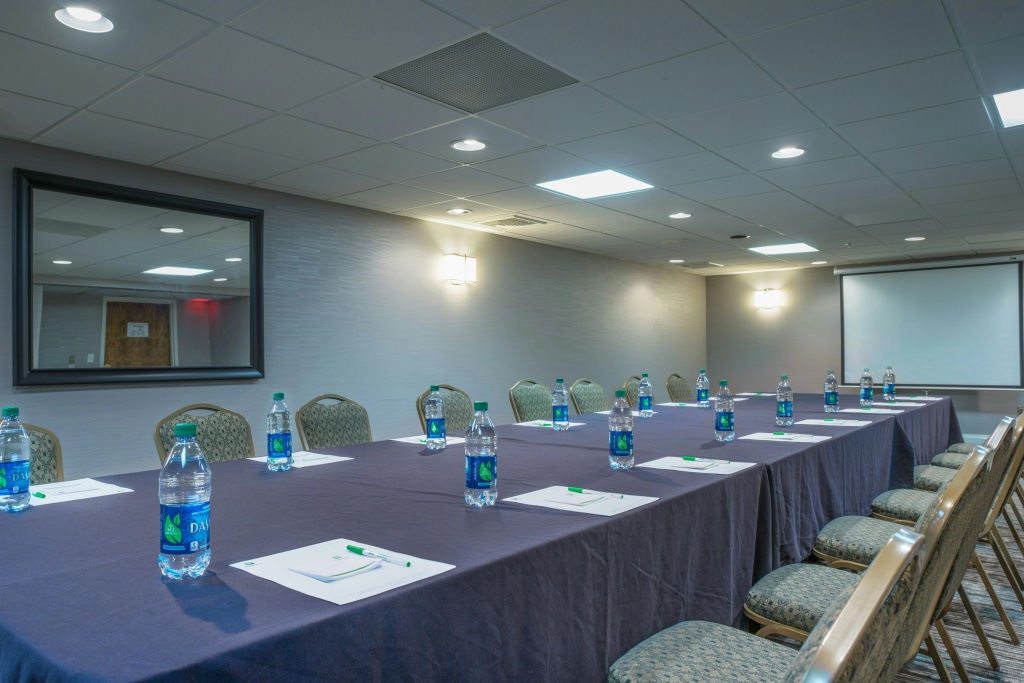 Holiday Inn Harrisburg - Hershey Area, I-81 by IHG - Général