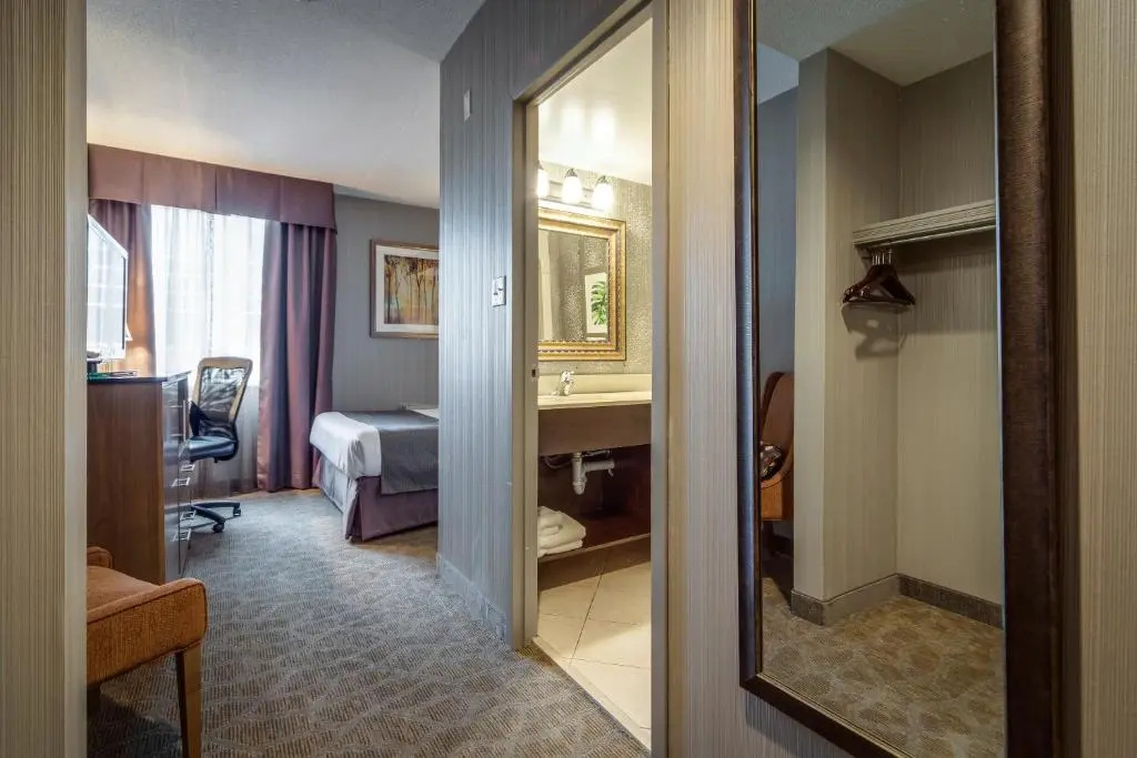 Monte Carlo Inn Airport Suites - Chambres