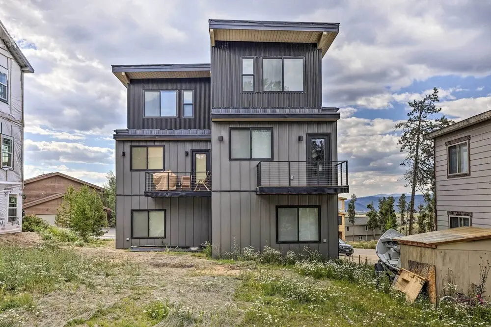 Sleek Fraser Townhome < 8 Mi to Winter Park!