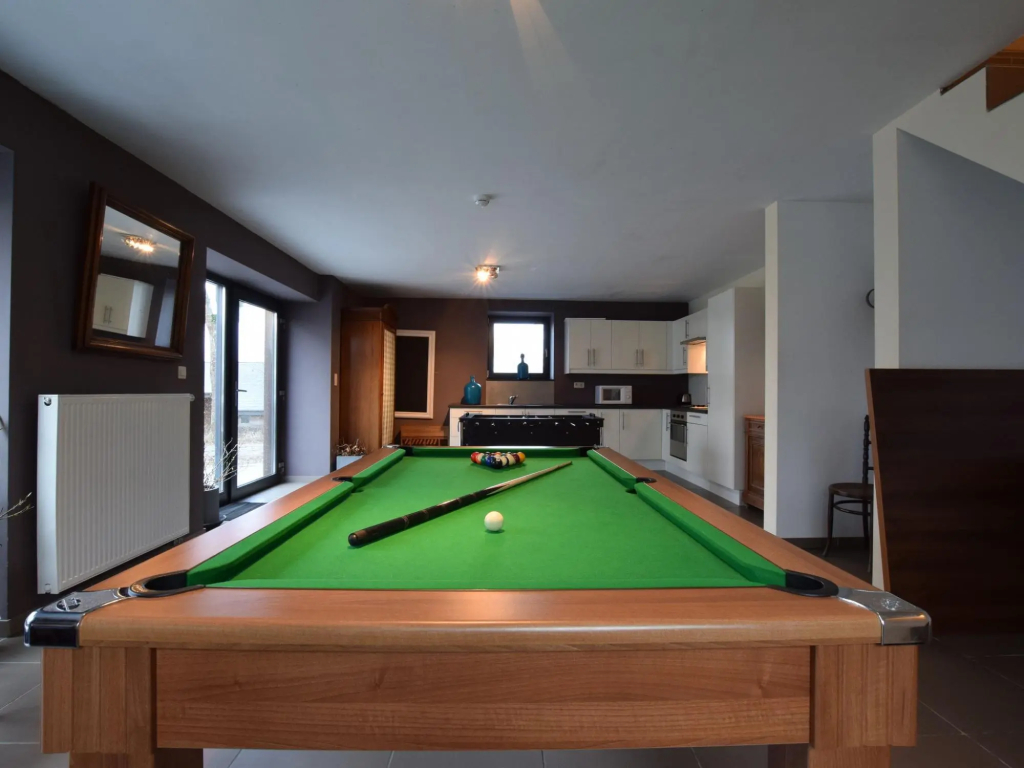 Luxury Cottage in Vaux-sur-Sure with Sauna and Jacuzzi - фото 16