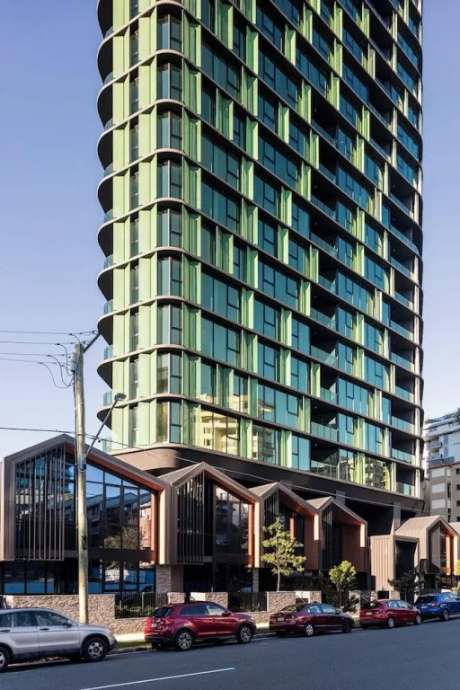 Kangaroo Point Apartments by Urban Rest