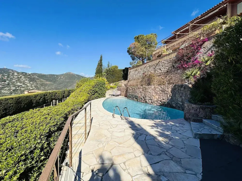 Voir la photo 2 — Sea View Villa in Theoule sur Mer With Pool- 2237