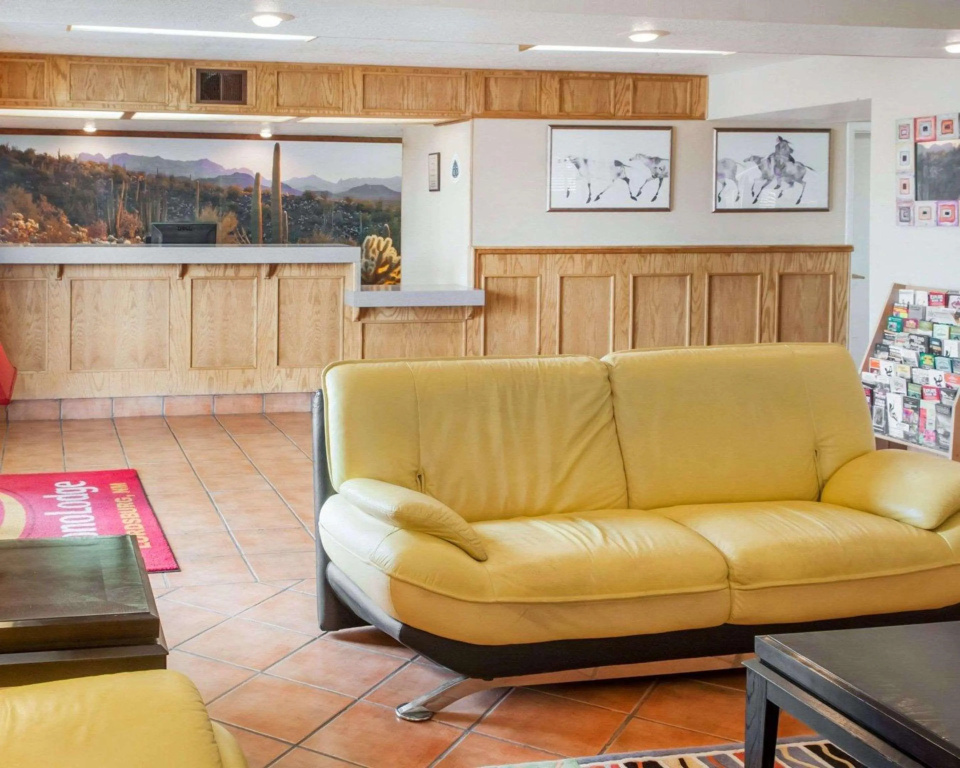 Lobby & Reception