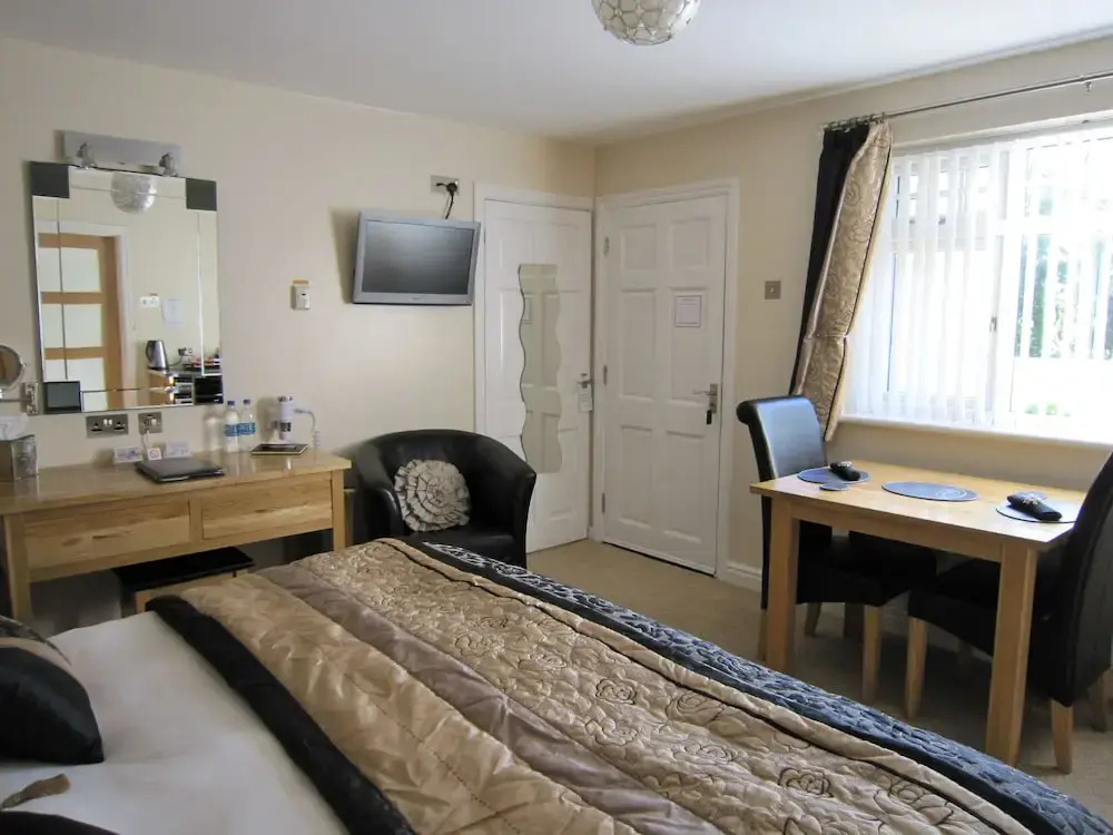 Grovewood House
