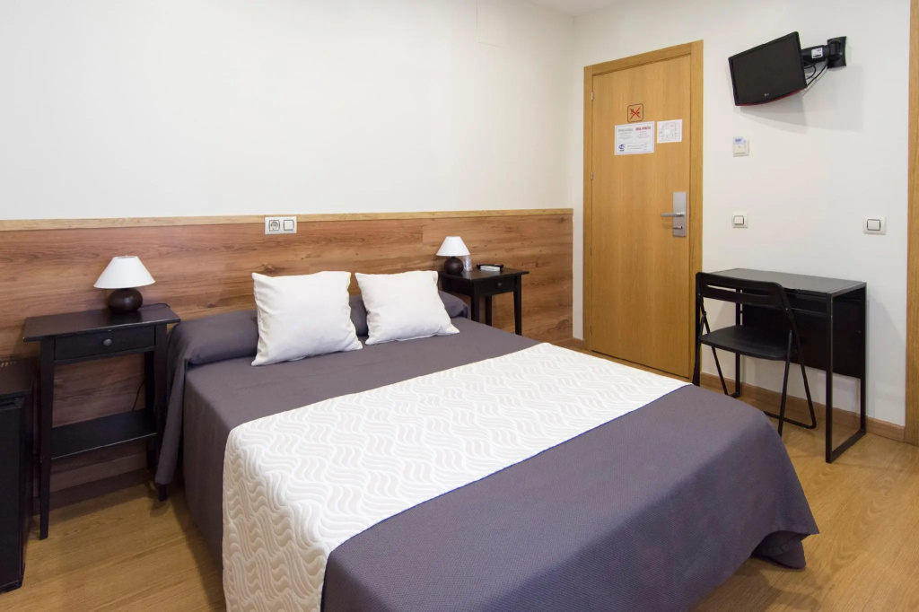 Standard Double room (full double bed)