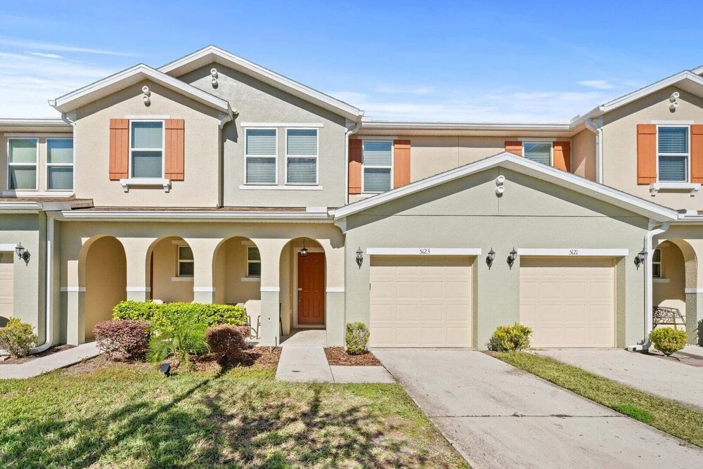 Newly Renovated! Charming Challet at Compass Bay