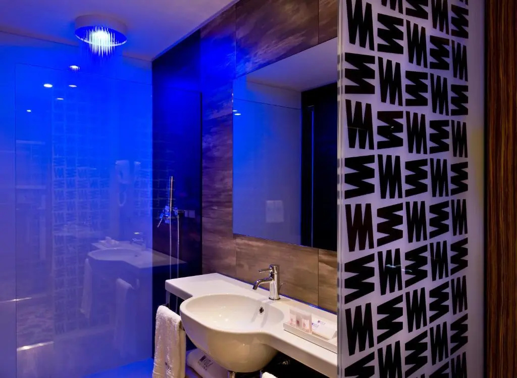 Deluxe Double room (full double bed)
