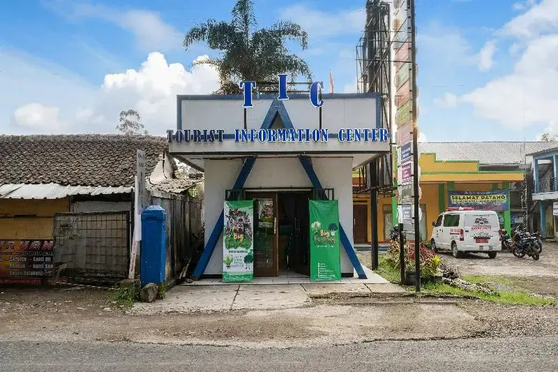 OYO Homes 91156 Eco Tourism Big Farmer Desa Kertawangi Syariah