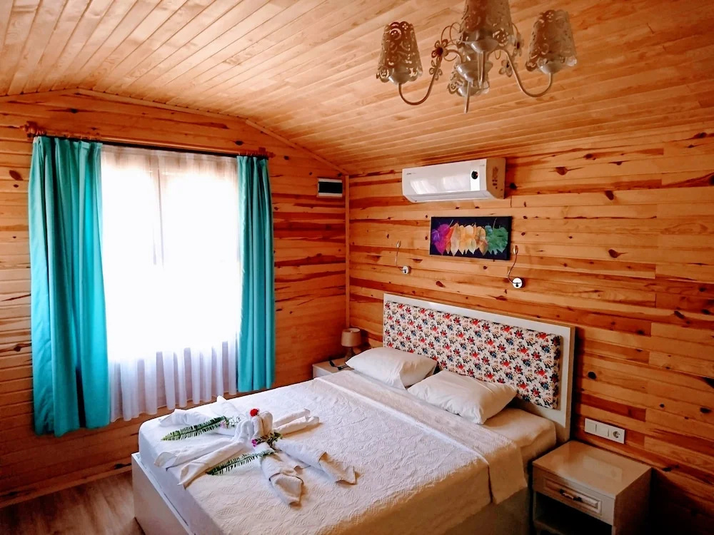 1 Bedroom Deluxe Bungalow with garden view