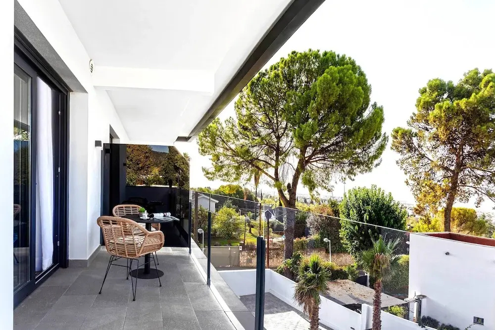 Cozy 1 bd Apartment With Terrace Pool and Parking Arruzafa VII