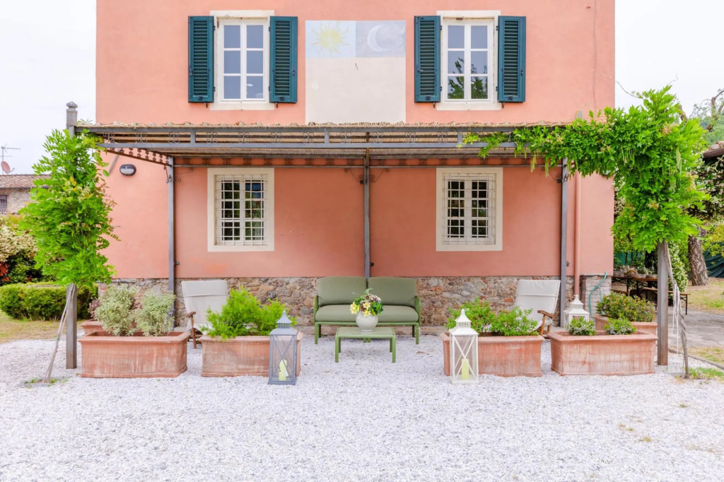 Badia Farmhouse in Badia Cantignano