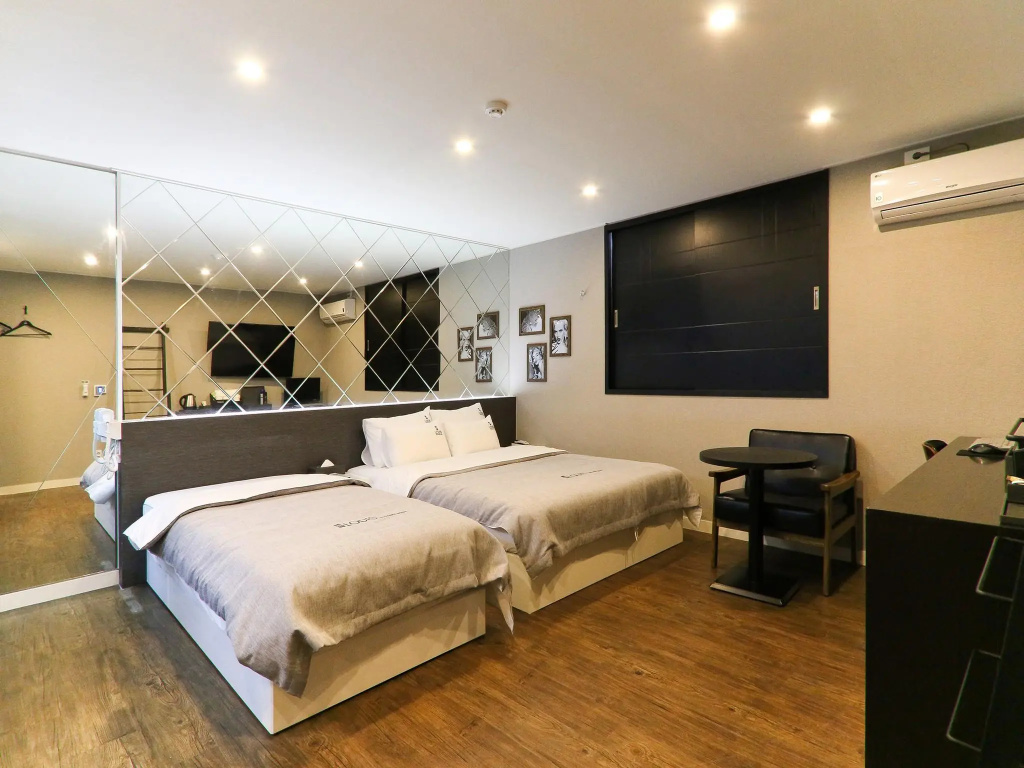 Standard Double Family room (twin beds)