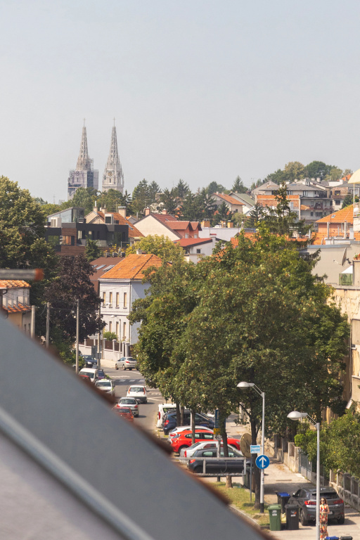 Newly Refurbished Loft Near City Center