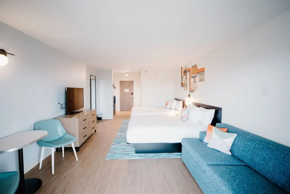Standard Quadruple room with balcony and with city view