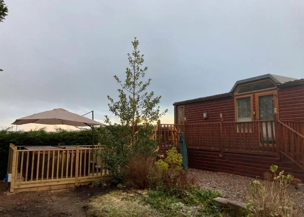 2 Bedrooms Cottage