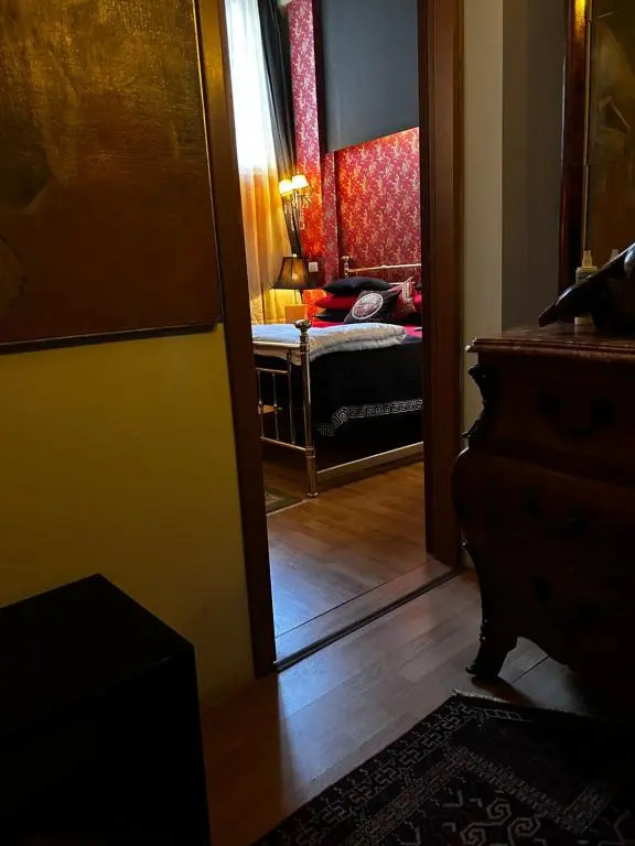 Deluxe Double room (full double bed)