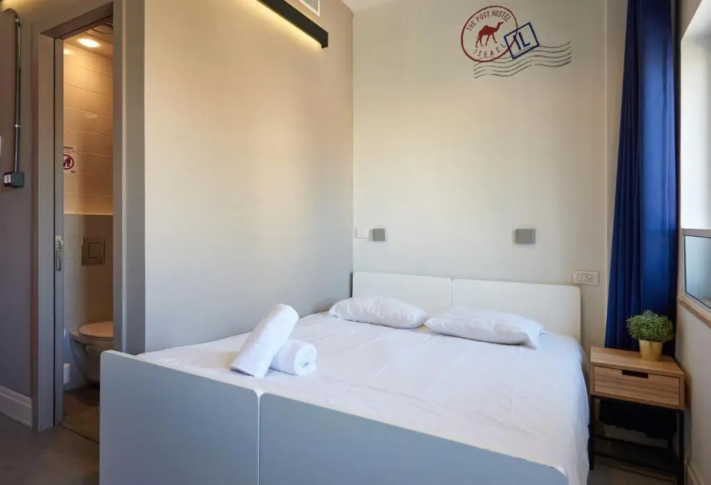 Double room (full double bed)