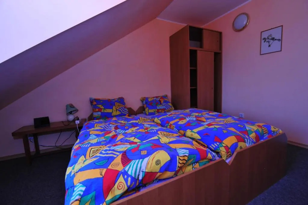 Economy room