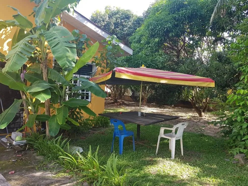 Bobi's Cafe & Lodge cenang Beach Langkawi