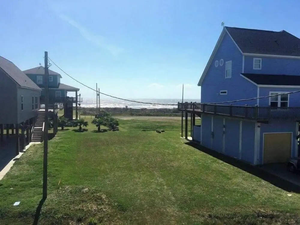 Port Bolivar Getaway w/ Ocean View: Walk to Beach!