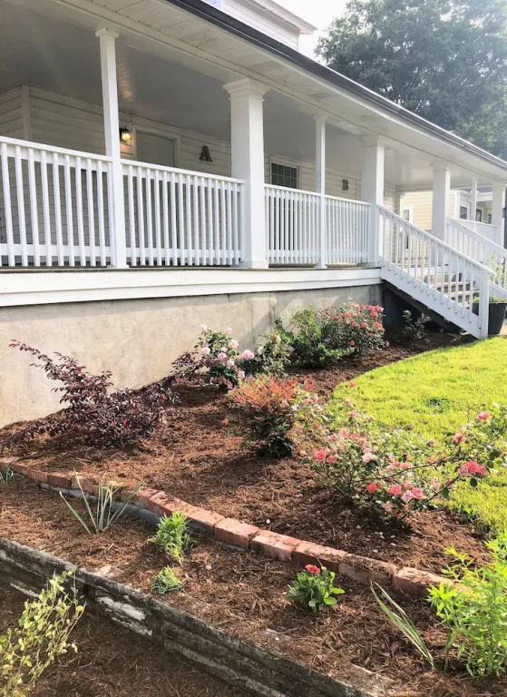 Recently Renovated Chic Durham Farmhouse